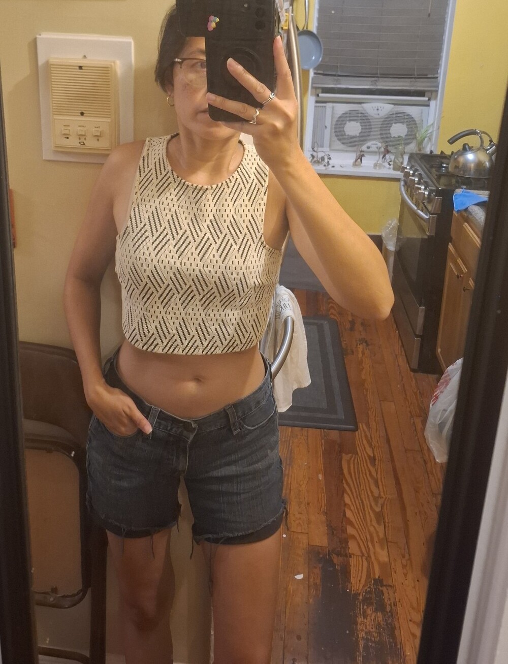 Sleeveless Patterned Crop Top - White/Black